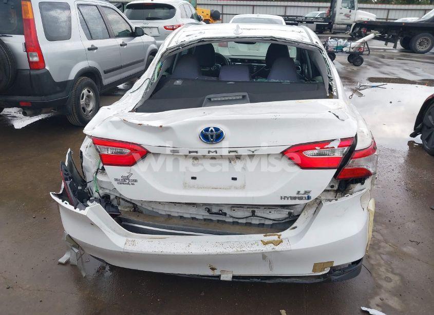 Photo 6 of 2018 Toyota Camry HYBRID LE (VIN 4T1B31HK4JU004246)