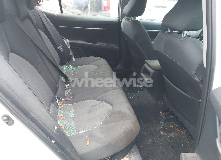 Photo 8 of 2018 Toyota Camry HYBRID LE (VIN 4T1B31HK4JU004246)