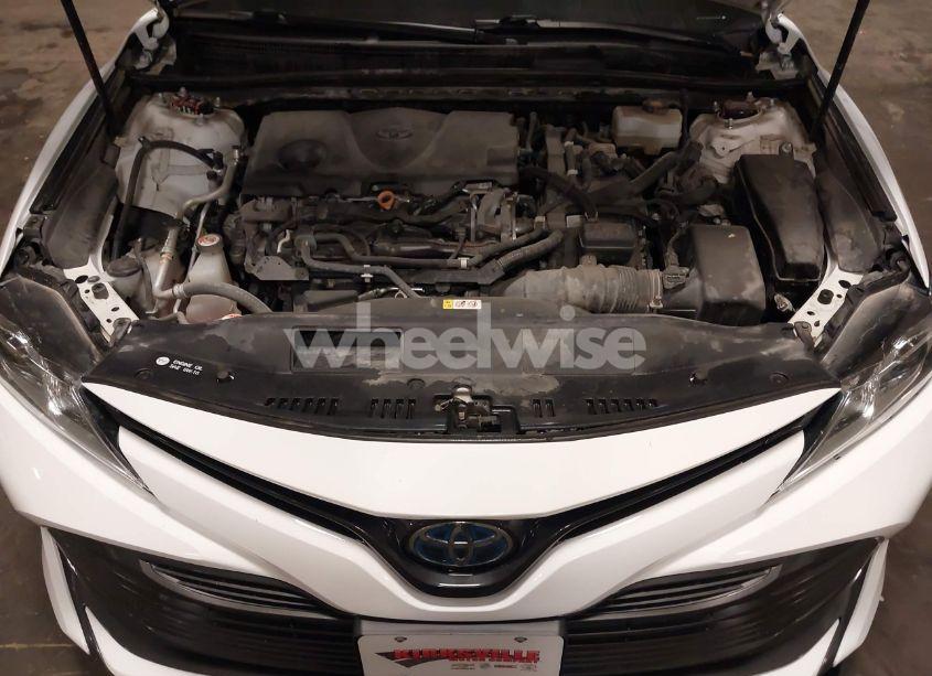 Photo 10 of 2019 Toyota Camry HYBRID LE (VIN 4T1B31HK4KU006046)