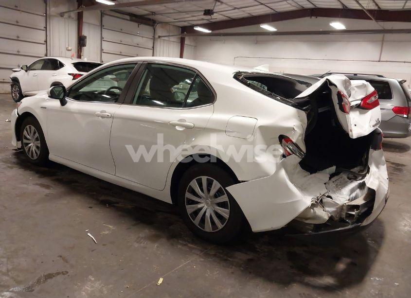 Photo 3 of 2019 Toyota Camry HYBRID LE (VIN 4T1B31HK4KU006046)