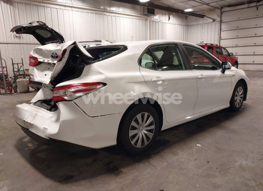 Photo 4 of 2019 Toyota Camry HYBRID LE (VIN 4T1B31HK4KU006046)