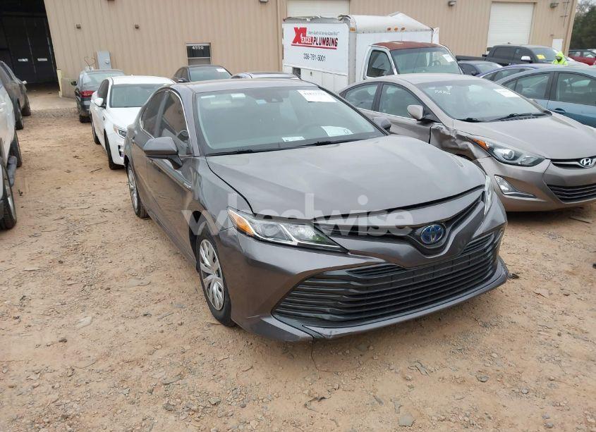 2019 Toyota Camry HYBRID LE (VIN 4T1B31HK4KU007116) main photo