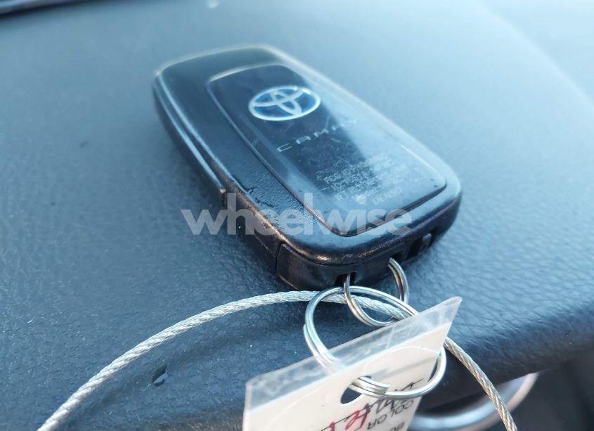 Photo 11 of 2019 Toyota Camry HYBRID LE (VIN 4T1B31HK4KU516123)