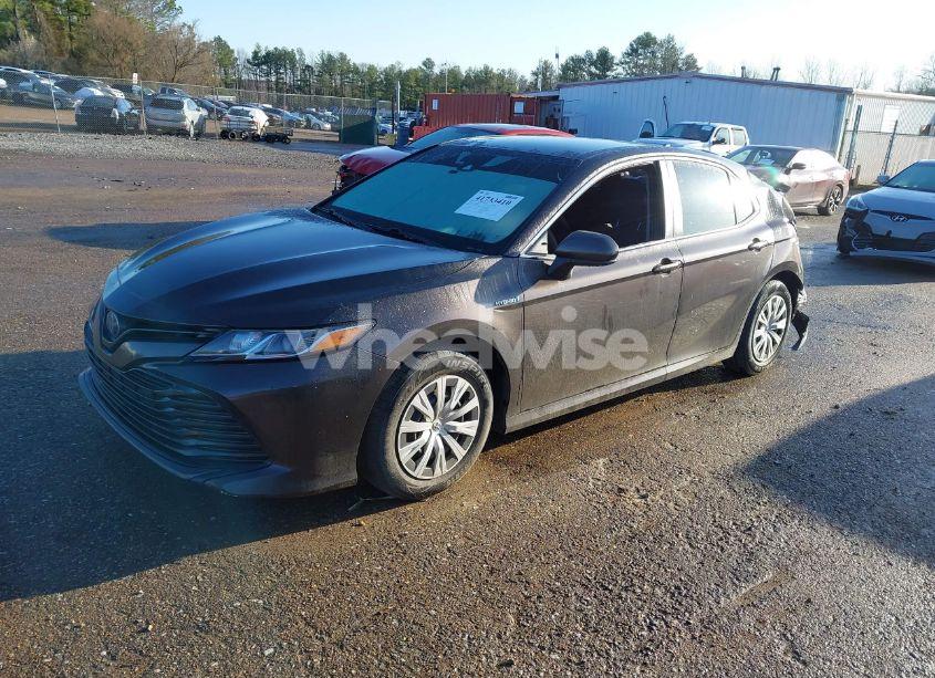 Photo 2 of 2019 Toyota Camry HYBRID LE (VIN 4T1B31HK4KU516123)