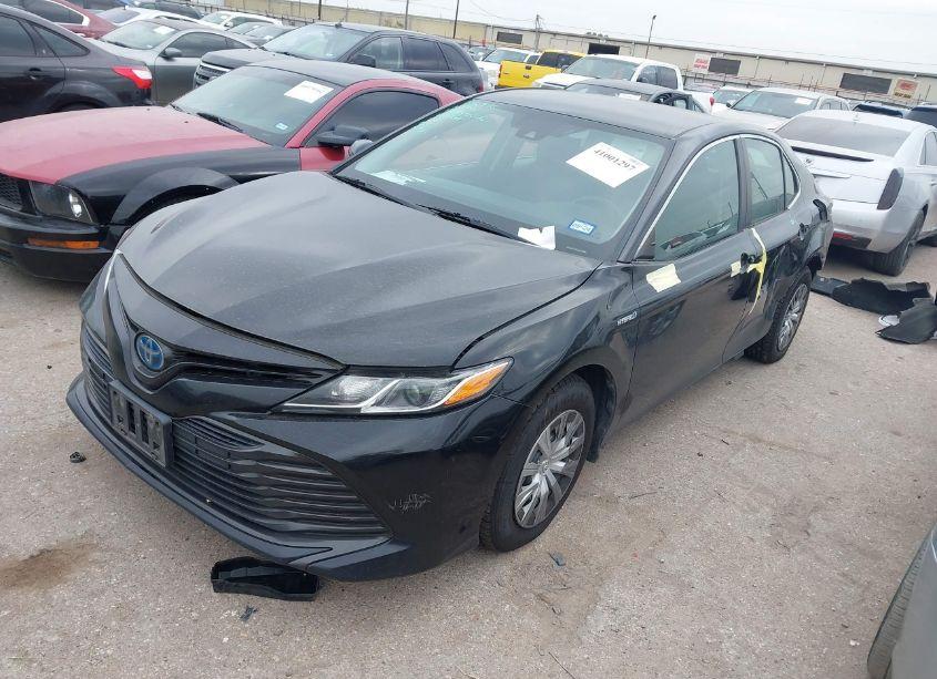 Photo 2 of 2018 Toyota Camry HYBRID LE (VIN 4T1B31HK5JU500480)