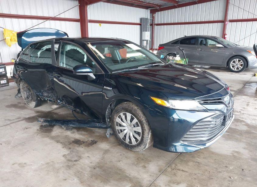 2018 Toyota Camry HYBRID LE (VIN 4T1B31HK5JU506585) main photo
