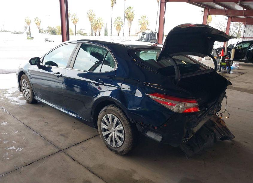 Photo 3 of 2018 Toyota Camry HYBRID LE (VIN 4T1B31HK5JU506585)