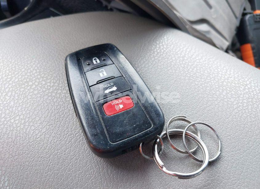 Photo 11 of 2019 Toyota Camry HYBRID LE (VIN 4T1B31HK5KU008811)