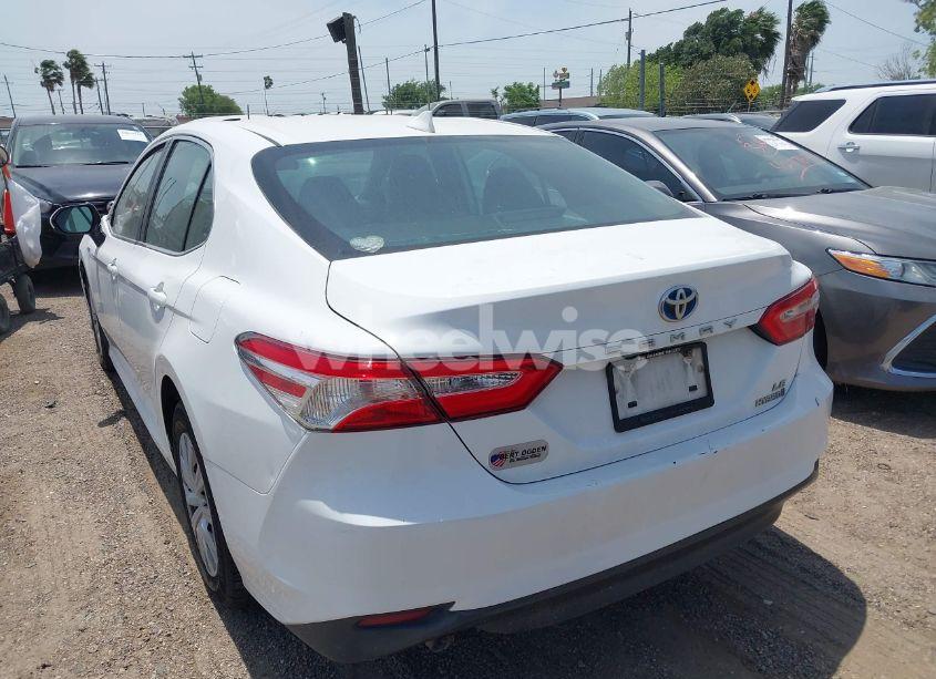 Photo 3 of 2019 Toyota Camry HYBRID LE (VIN 4T1B31HK5KU008811)