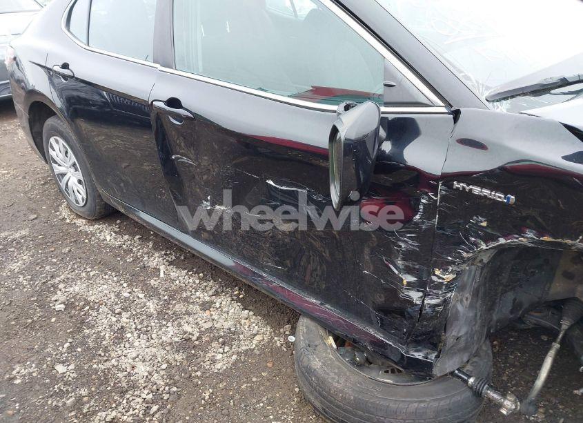 Photo 18 of 2019 Toyota Camry HYBRID LE (VIN 4T1B31HK5KU510055)