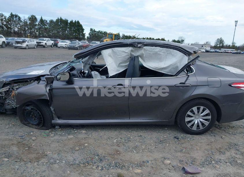 Photo 15 of 2019 Toyota Camry HYBRID LE (VIN 4T1B31HK5KU513571)