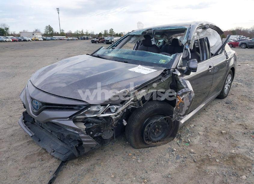 Photo 2 of 2019 Toyota Camry HYBRID LE (VIN 4T1B31HK5KU513571)