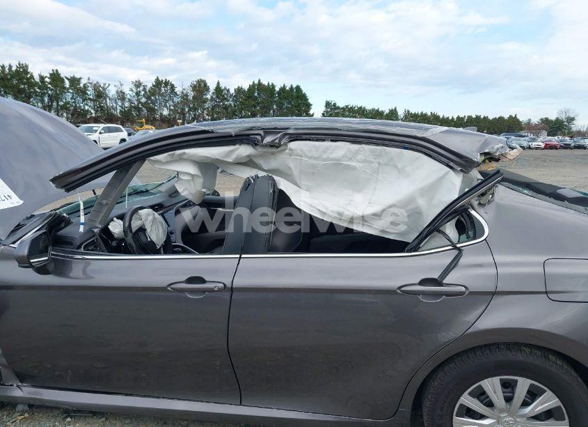 Photo 6 of 2019 Toyota Camry HYBRID LE (VIN 4T1B31HK5KU513571)