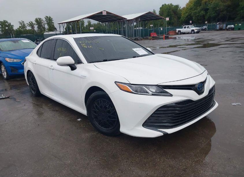 2019 Toyota Camry HYBRID LE (VIN 4T1B31HK6KU511666) main photo