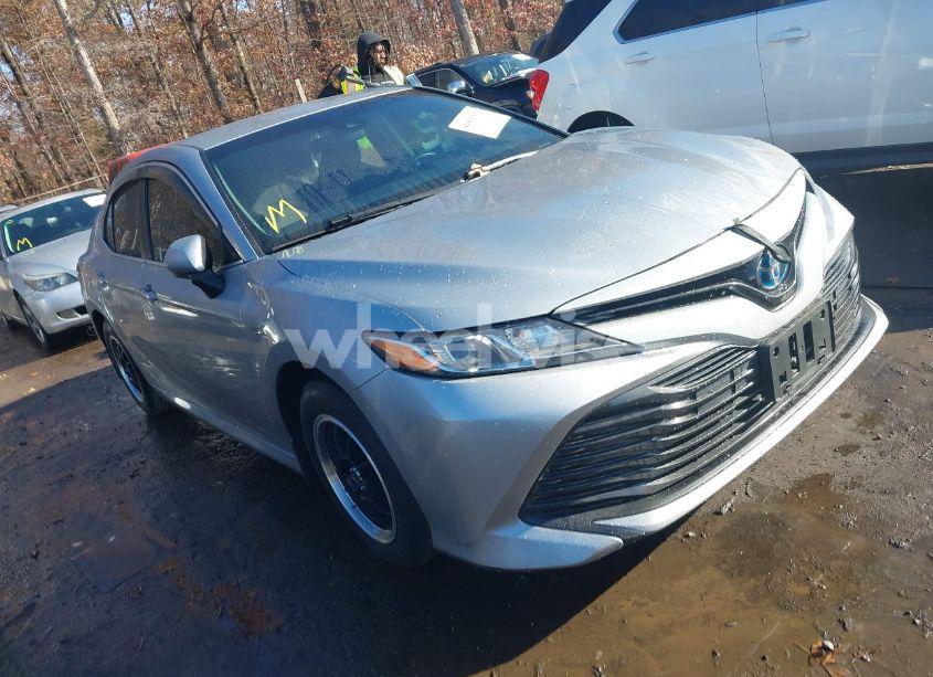2019 Toyota Camry HYBRID LE (VIN 4T1B31HK6KU516916) main photo
