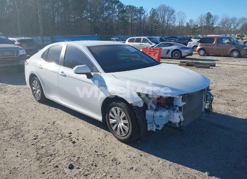 2019 Toyota Camry HYBRID LE (VIN 4T1B31HK6KU517869) main photo