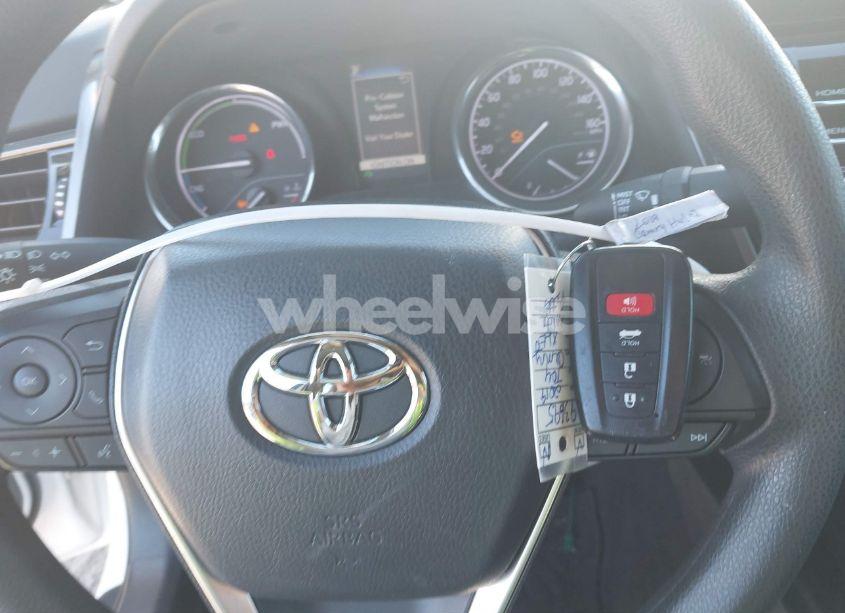 Photo 11 of 2019 Toyota Camry HYBRID LE (VIN 4T1B31HK6KU517869)