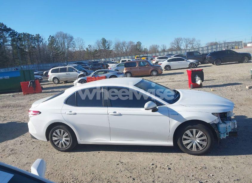 Photo 14 of 2019 Toyota Camry HYBRID LE (VIN 4T1B31HK6KU517869)