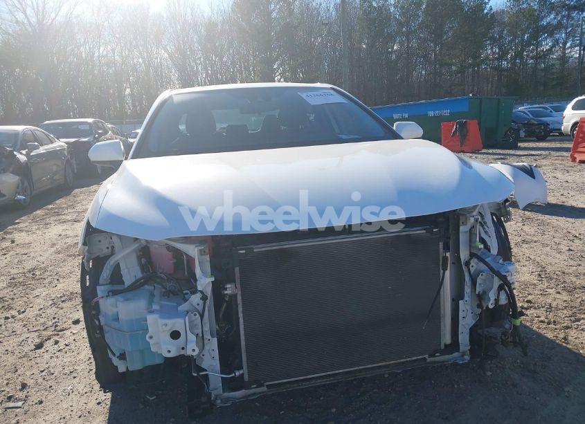 Photo 6 of 2019 Toyota Camry HYBRID LE (VIN 4T1B31HK6KU517869)