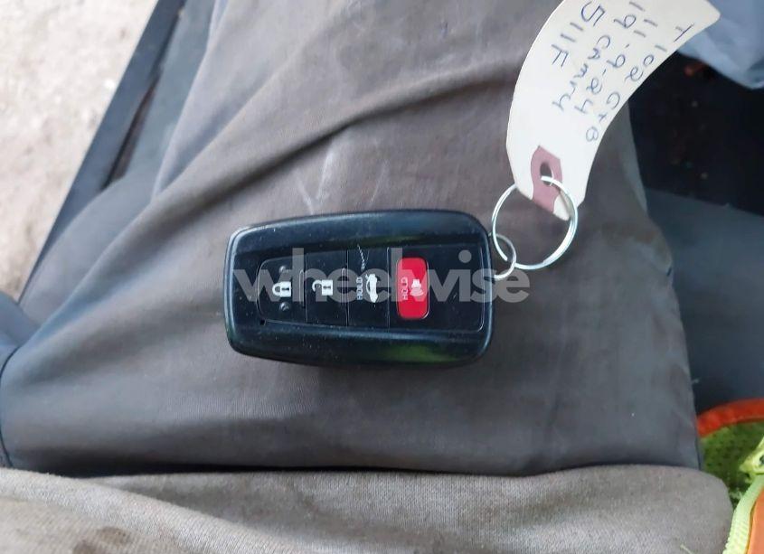 Photo 11 of 2019 Toyota Camry HYBRID LE (VIN 4T1B31HK7KU510090)