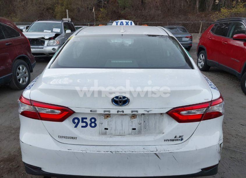 Photo 16 of 2019 Toyota Camry HYBRID LE (VIN 4T1B31HK7KU510090)