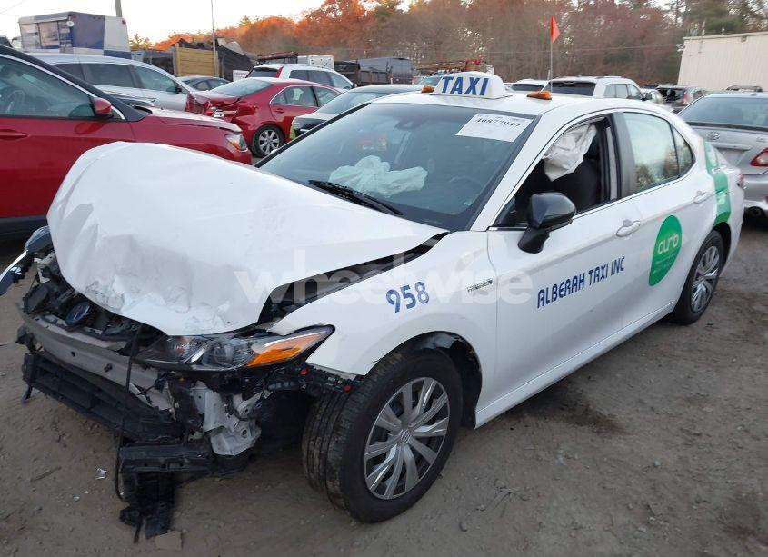 Photo 2 of 2019 Toyota Camry HYBRID LE (VIN 4T1B31HK7KU510090)