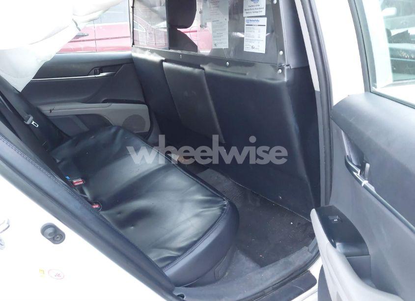 Photo 8 of 2019 Toyota Camry HYBRID LE (VIN 4T1B31HK7KU510090)