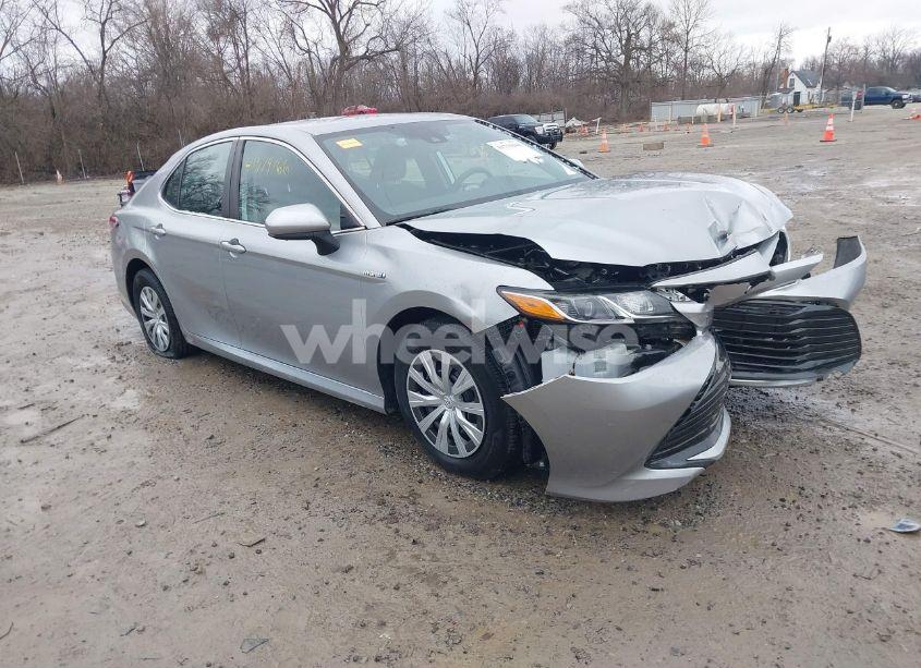 2019 Toyota Camry HYBRID LE (VIN 4T1B31HK7KU515306) main photo