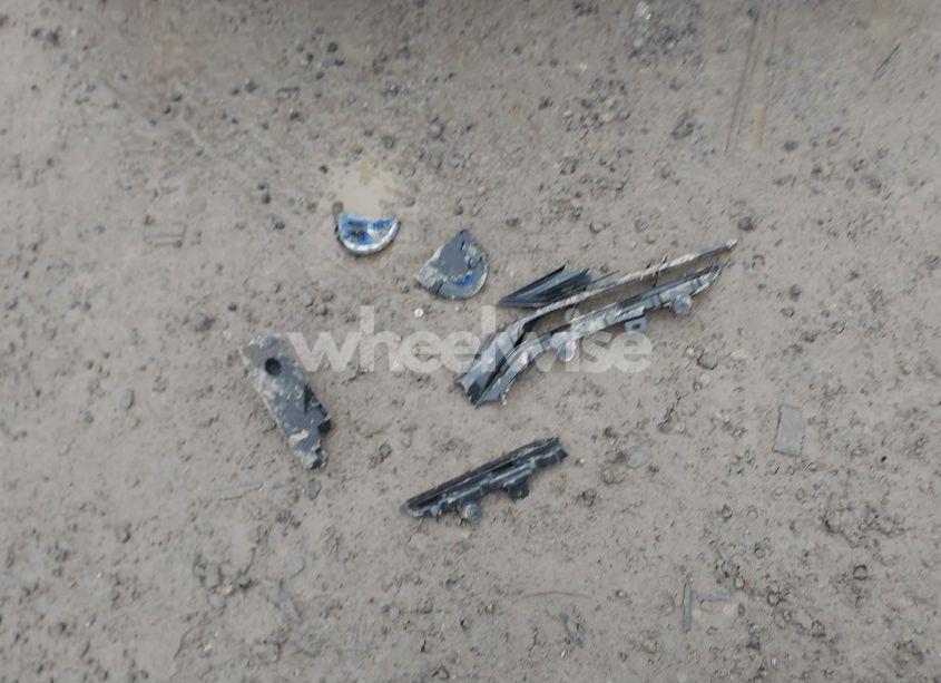 Photo 12 of 2019 Toyota Camry HYBRID LE (VIN 4T1B31HK7KU515306)