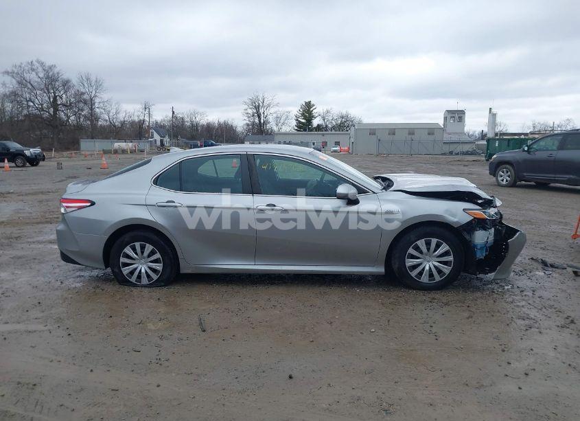 Photo 14 of 2019 Toyota Camry HYBRID LE (VIN 4T1B31HK7KU515306)