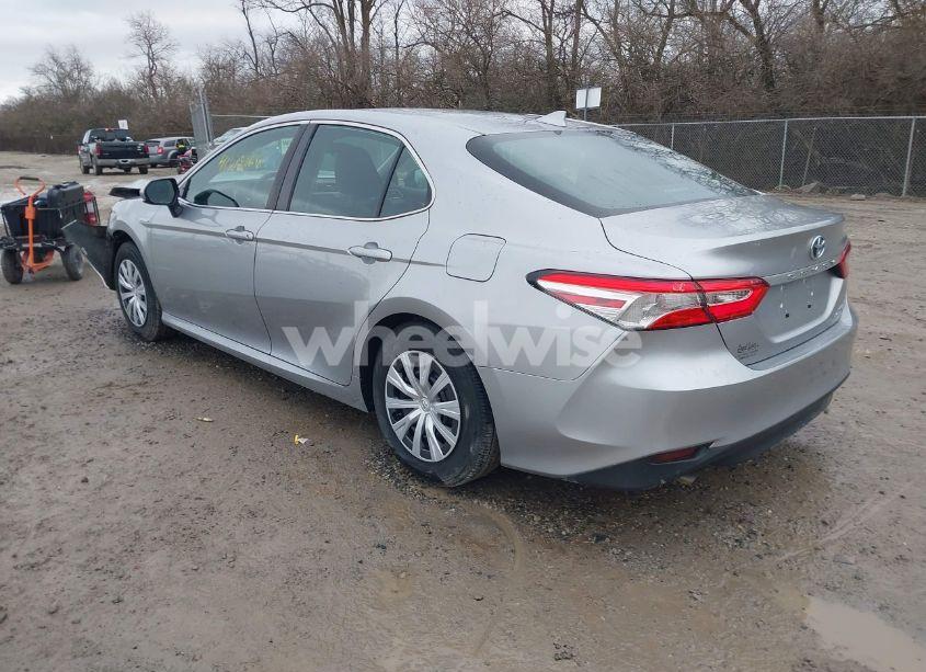 Photo 3 of 2019 Toyota Camry HYBRID LE (VIN 4T1B31HK7KU515306)