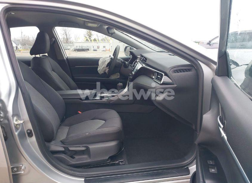 Photo 5 of 2019 Toyota Camry HYBRID LE (VIN 4T1B31HK7KU515306)