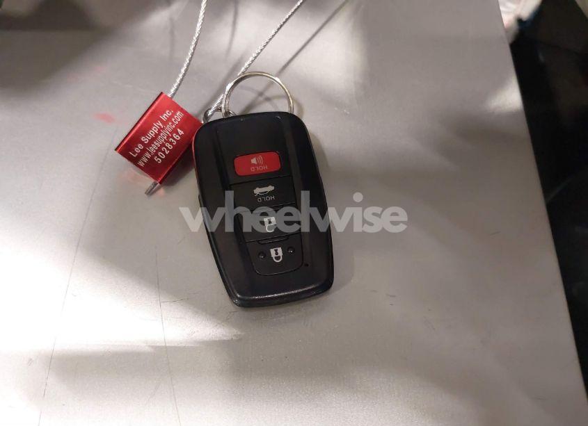 Photo 11 of 2019 Toyota Camry HYBRID LE (VIN 4T1B31HK7KU515645)