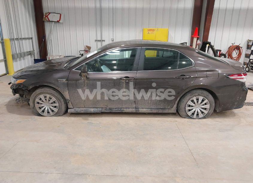 Photo 15 of 2019 Toyota Camry HYBRID LE (VIN 4T1B31HK7KU515645)