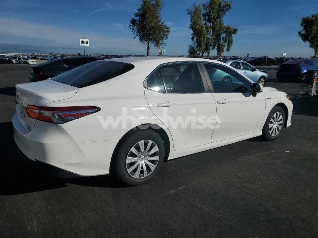 Photo 2 of 2018 TOYOTA CAMRY LE (VIN 4T1B31HK8JU002791)