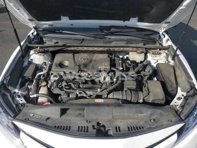 Photo 4 of 2018 TOYOTA CAMRY LE (VIN 4T1B31HK8JU002791)