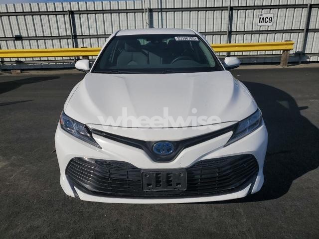 Photo 9 of 2018 TOYOTA CAMRY LE (VIN 4T1B31HK8JU002791)