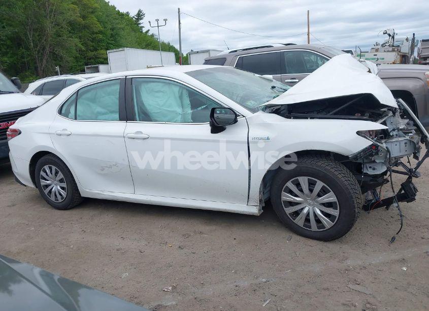 Photo 13 of 2019 Toyota Camry HYBRID LE (VIN 4T1B31HK8KU008558)