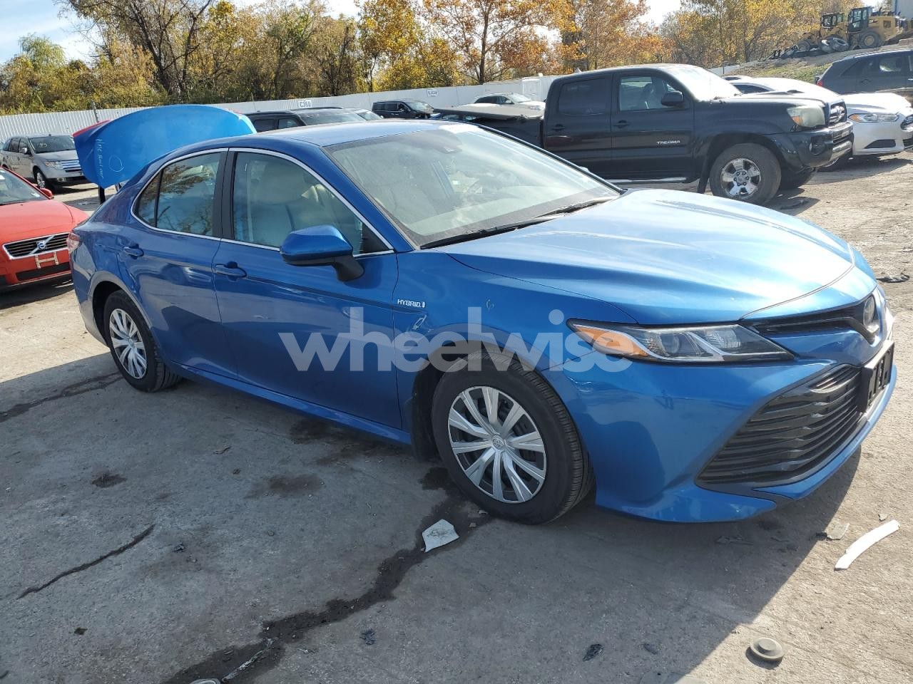 Photo 4 of 2019 TOYOTA CAMRY LE (VIN 4T1B31HK8KU008592)