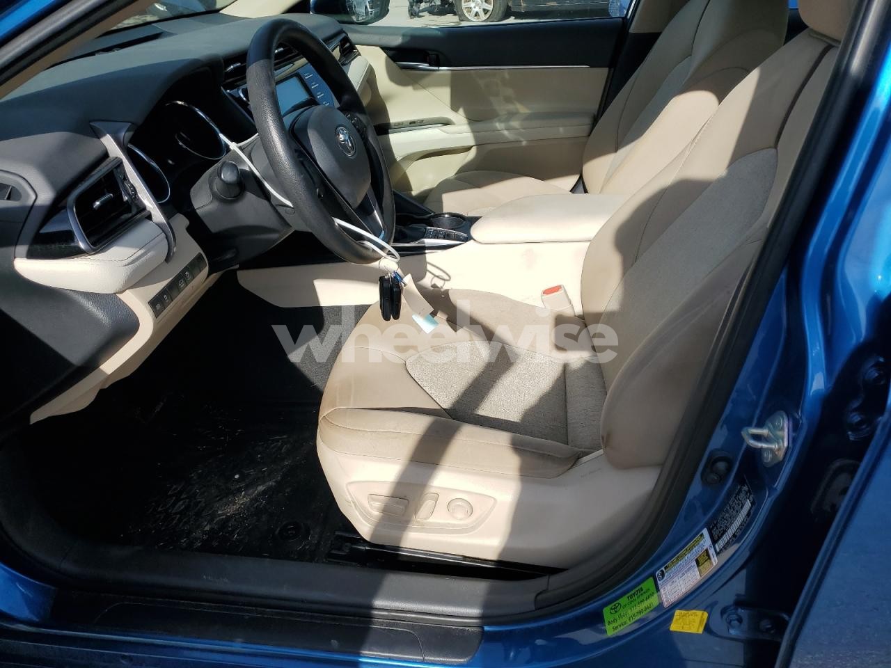 Photo 7 of 2019 TOYOTA CAMRY LE (VIN 4T1B31HK8KU008592)