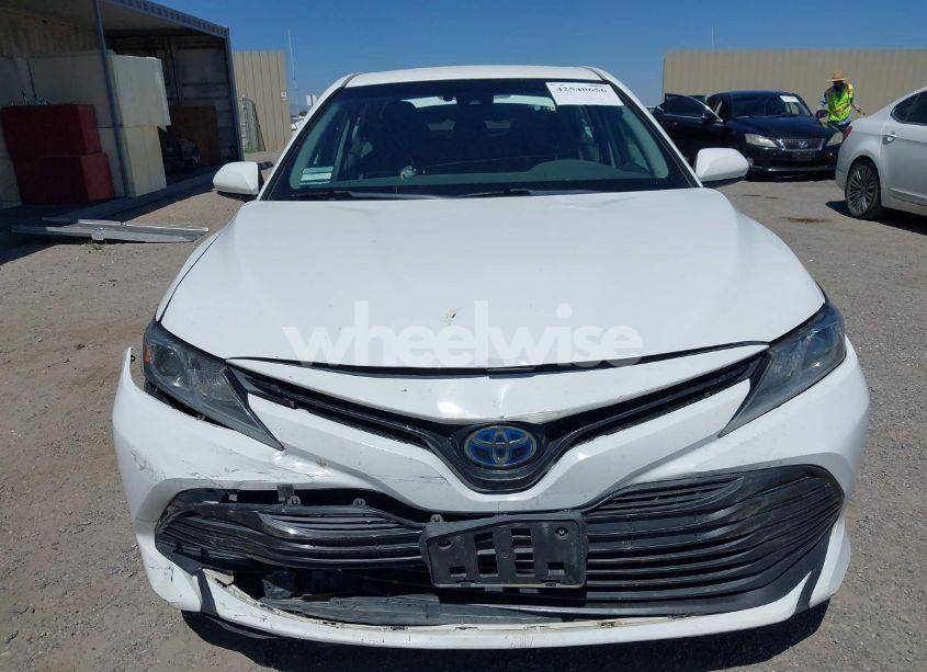 Photo 12 of 2018 Toyota Camry HYBRID LE (VIN 4T1B31HKXJU508333)