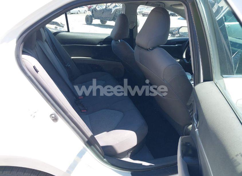 Photo 8 of 2018 Toyota Camry HYBRID LE (VIN 4T1B31HKXJU508333)