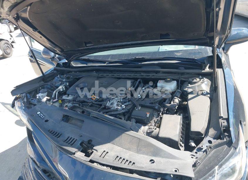 Photo 10 of 2019 Toyota Camry HYBRID LE (VIN 4T1B31HKXKU516921)