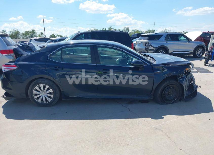 Photo 13 of 2019 Toyota Camry HYBRID LE (VIN 4T1B31HKXKU516921)