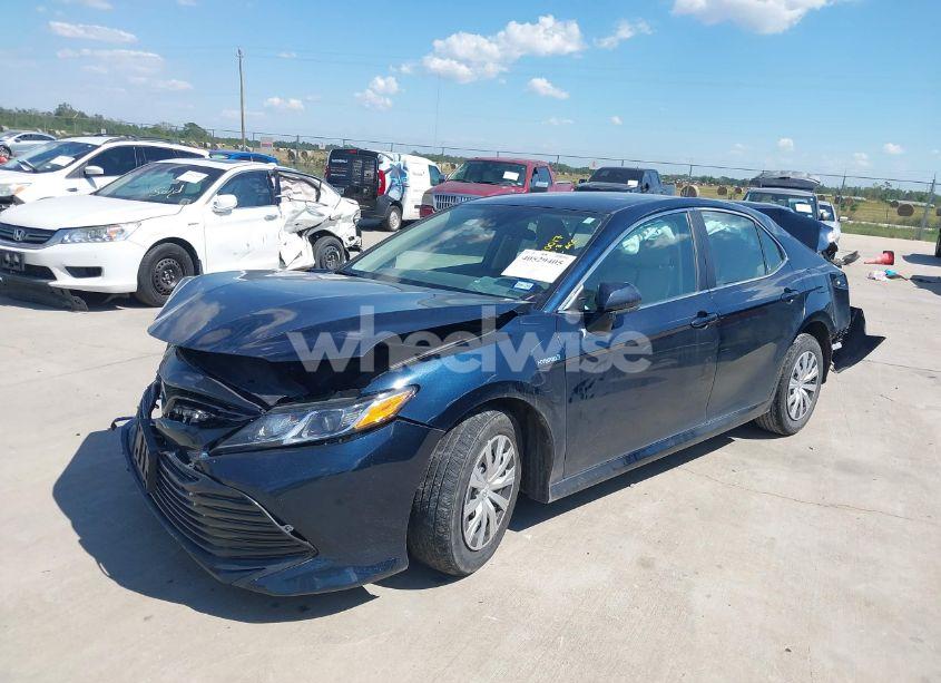 Photo 2 of 2019 Toyota Camry HYBRID LE (VIN 4T1B31HKXKU516921)