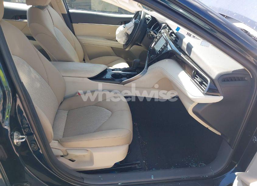 Photo 5 of 2019 Toyota Camry HYBRID LE (VIN 4T1B31HKXKU516921)