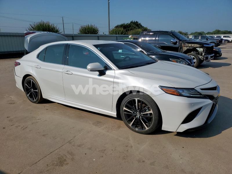 2018 TOYOTA CAMRY XSE (VIN 4T1B61HK0JU039731) main photo