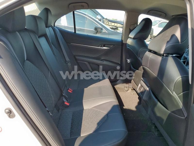 Photo 12 of 2018 TOYOTA CAMRY XSE (VIN 4T1B61HK0JU039731)