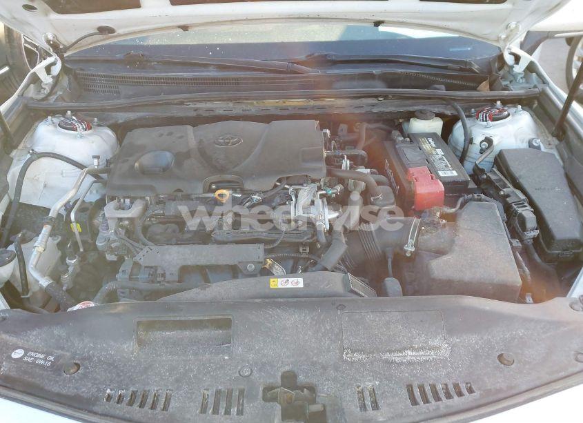 Photo 10 of 2018 Toyota Camry XSE (VIN 4T1B61HK0JU061468)