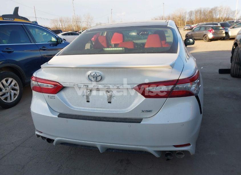 Photo 16 of 2018 Toyota Camry XSE (VIN 4T1B61HK0JU061468)